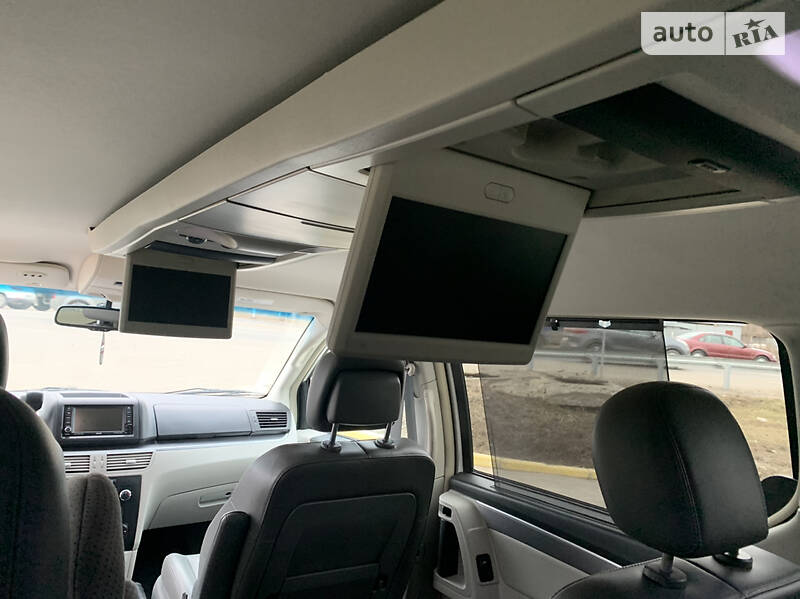 Мінівен Volkswagen Routan 2010 в Полтаві