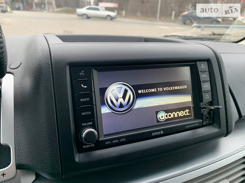 Мінівен Volkswagen Routan 2010 в Полтаві