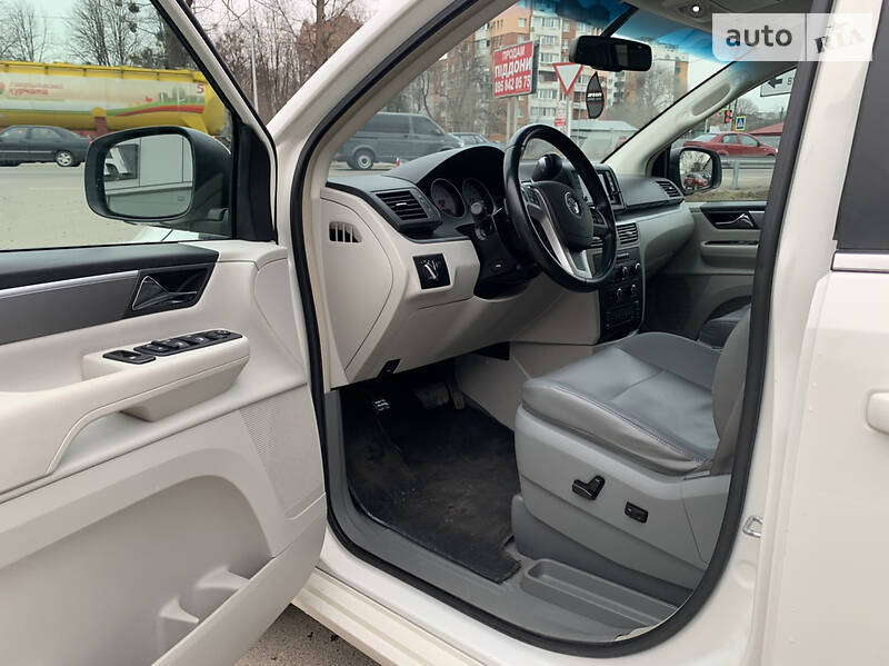 Мінівен Volkswagen Routan 2010 в Полтаві фото 9 Мінівен Volkswagen Routan 2010 в Полтаві