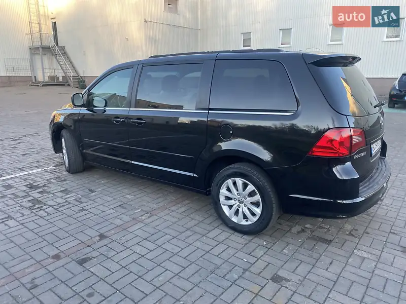 Volkswagen Routan 2011 VIN 2C4RVABG8CR136220 фото оголошення 8 з 56
