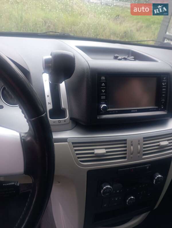 Минивэн Volkswagen Routan 2010 в Львове фото 11 Минивэн Volkswagen Routan 2010 в Львове