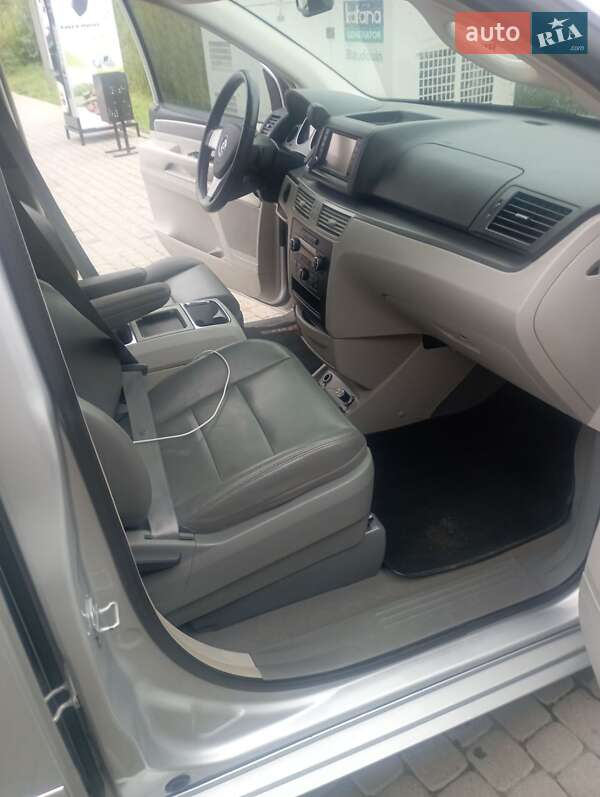 Минивэн Volkswagen Routan 2010 в Львове фото 8 Минивэн Volkswagen Routan 2010 в Львове