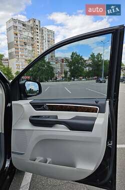 Минивэн Volkswagen Routan 2013 в 