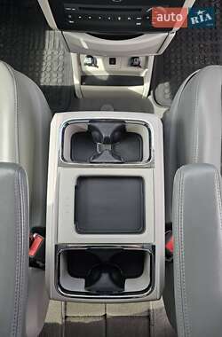 Минивэн Volkswagen Routan 2013 в 