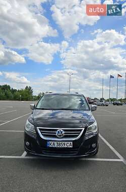 Минивэн Volkswagen Routan 2013 в 