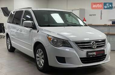 Мінівен Volkswagen Routan 2013 в Києві