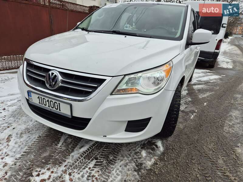 Минивэн Volkswagen Routan 2013 в Киеве