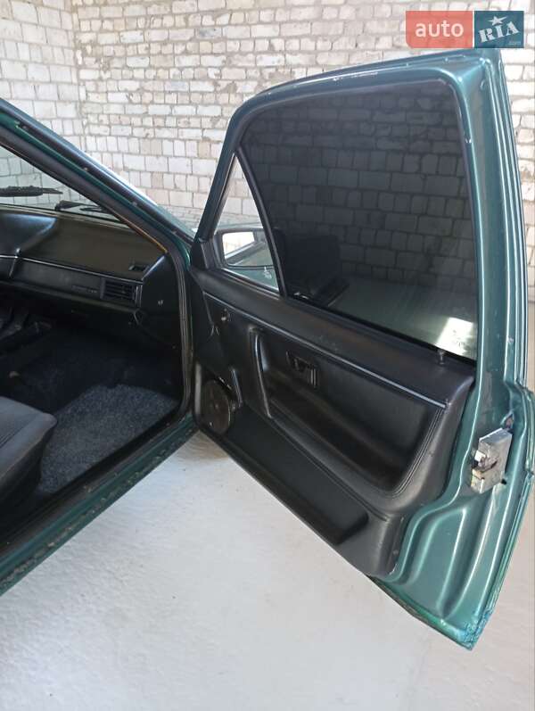 Седан Volkswagen Santana 1987 в Ладижині