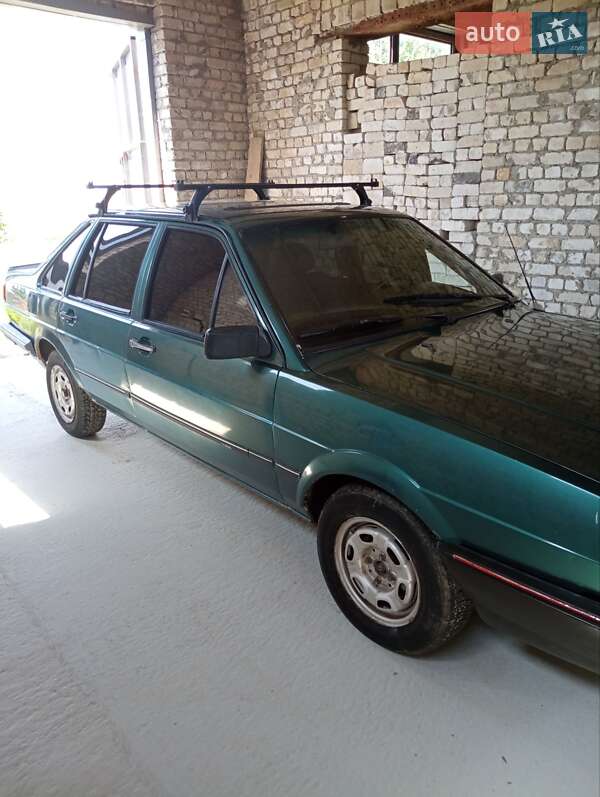 Седан Volkswagen Santana 1987 в Ладижині