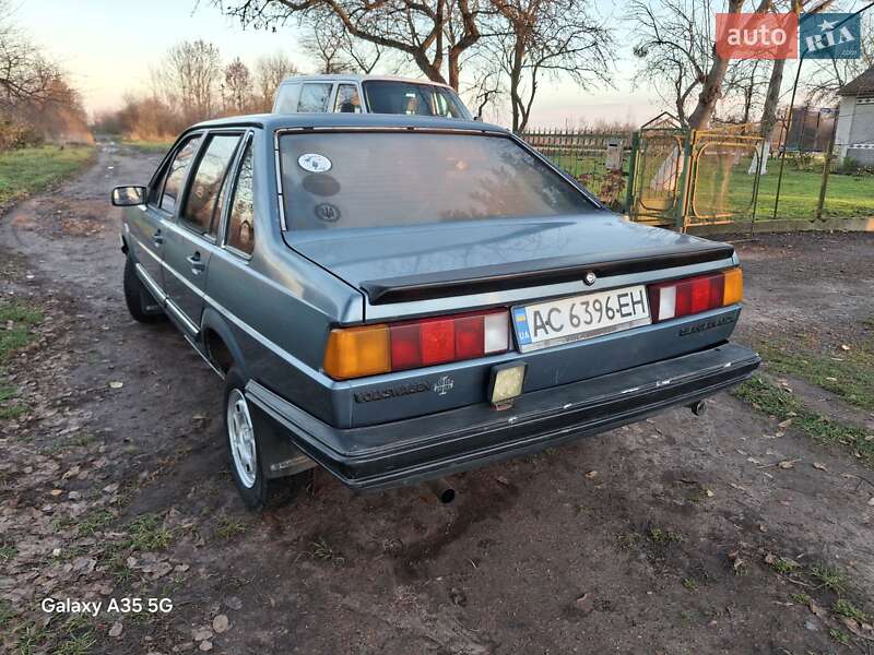 Седан Volkswagen Santana 1984 в Иваничах