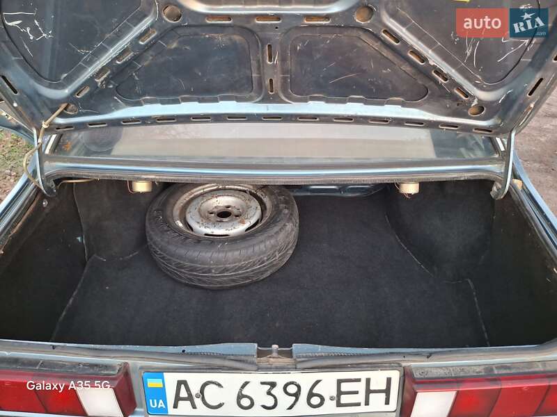 Седан Volkswagen Santana 1984 в Иваничах