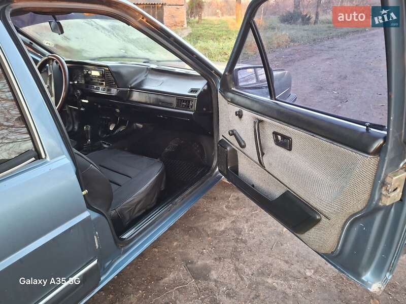 Седан Volkswagen Santana 1984 в Иваничах