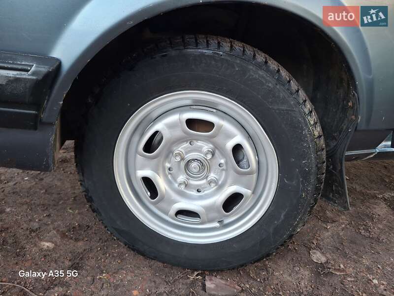 Седан Volkswagen Santana 1984 в Иваничах