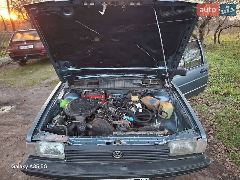 Седан Volkswagen Santana 1984 в Иваничах