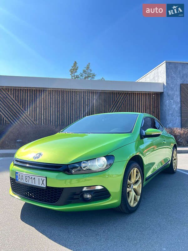 Хэтчбек Volkswagen Scirocco 2010 в 