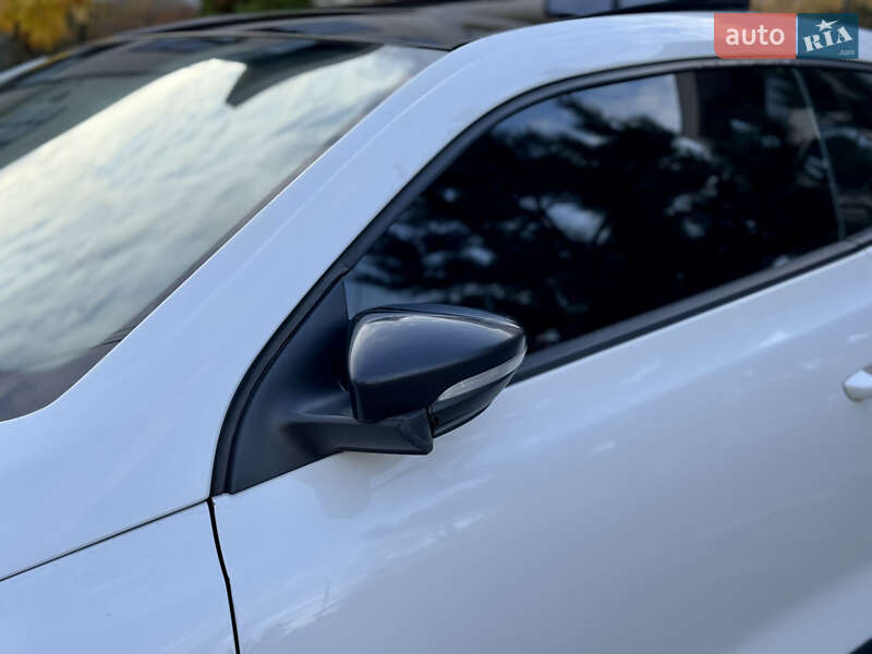 Хетчбек Volkswagen Scirocco 2010 в Ужгороді