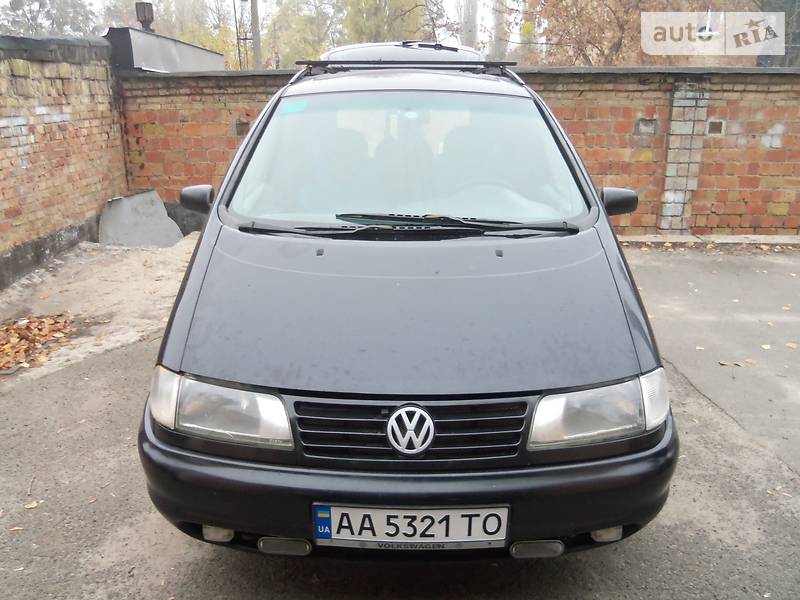 Минивэн Volkswagen Sharan 1998 в Киеве