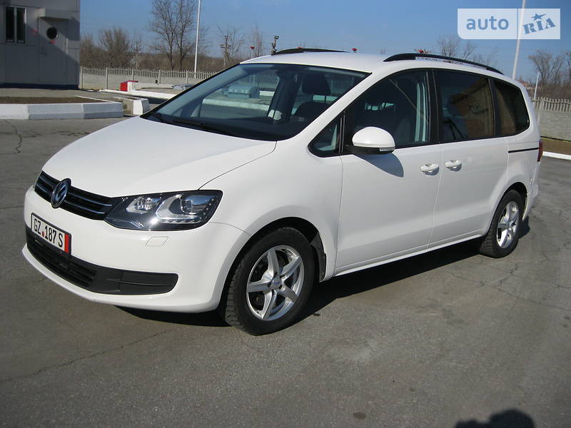 Минивэн Volkswagen Sharan 2013 в 