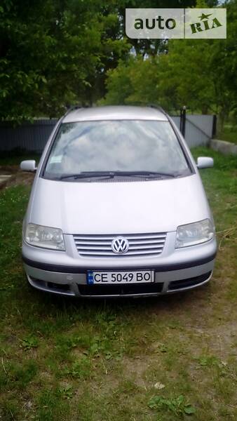 Минивэн Volkswagen Sharan 2001 в Черновцах