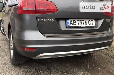 Минивэн Volkswagen Sharan 2012 в 