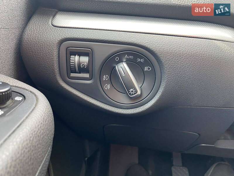 Минивэн Volkswagen Sharan 2011 в Гайсине