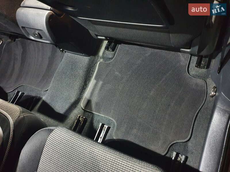 Минивэн Volkswagen Sharan 2011 в Гайсине