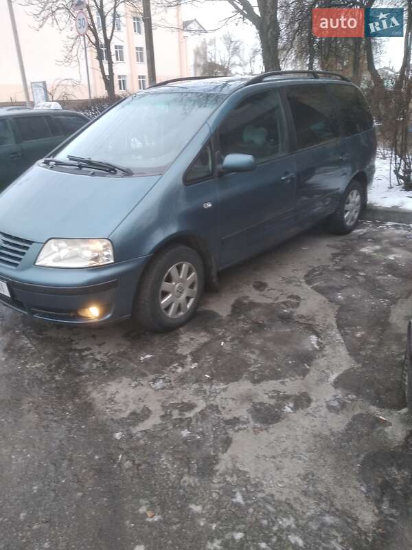 Універсал Volkswagen Sharan 2000 в Києві
