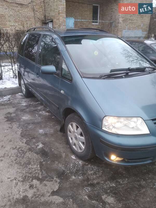 Універсал Volkswagen Sharan 2000 в Києві