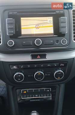Минивэн Volkswagen Sharan 2015 в 