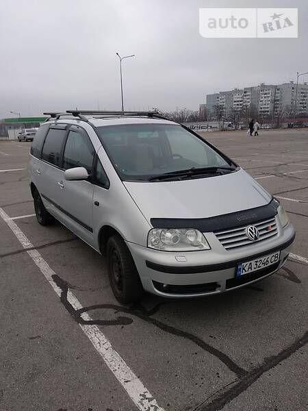 Минивэн Volkswagen Sharan 2003 в 