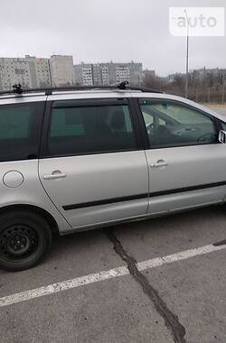 Минивэн Volkswagen Sharan 2003 в 