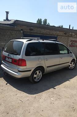 Минивэн Volkswagen Sharan 2003 в 
