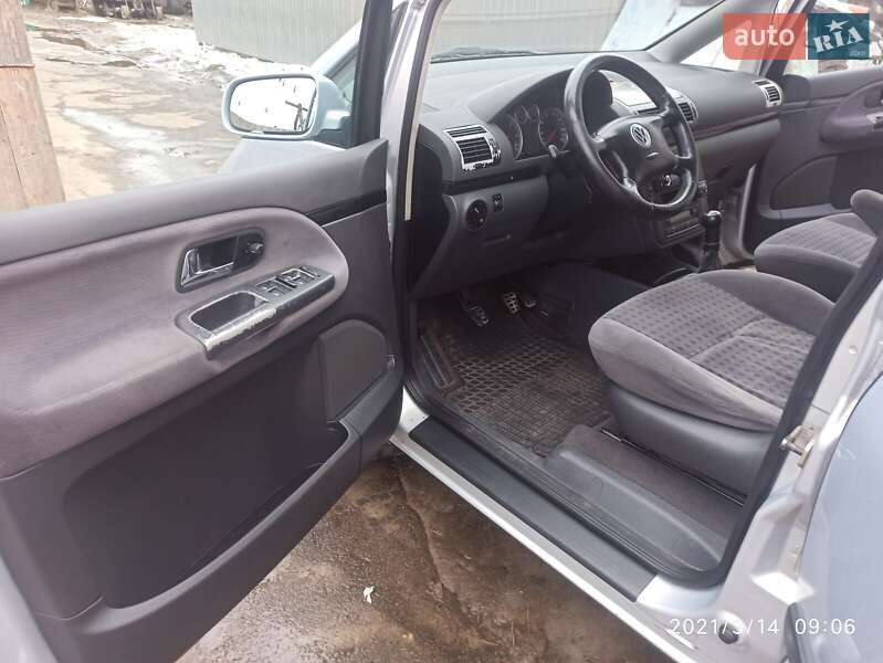 Універсал Volkswagen Sharan 2000 в Рівному