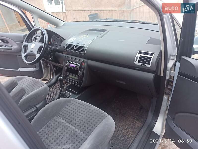 Універсал Volkswagen Sharan 2000 в Рівному