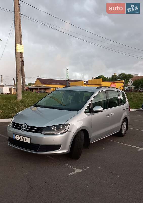 Минивэн Volkswagen Sharan 2011 в Ровно