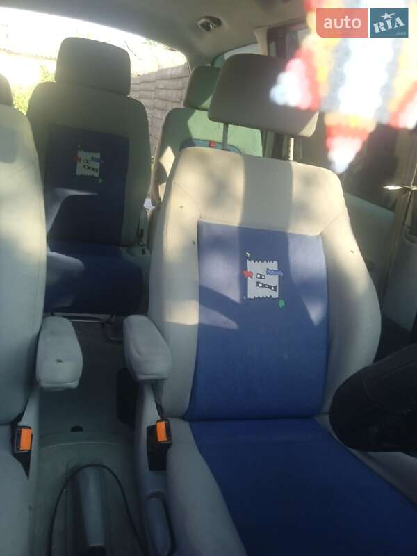 Минивэн Volkswagen Sharan 1999 в Тростянце