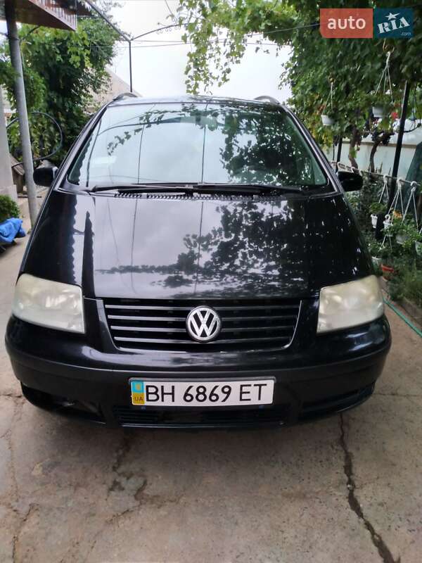 Минивэн Volkswagen Sharan 2003 в Болграде