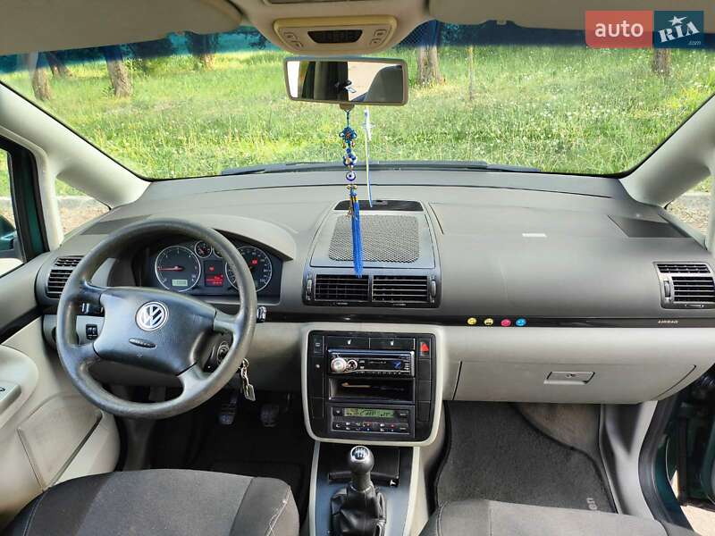 Минивэн Volkswagen Sharan 2001 в Чернигове
