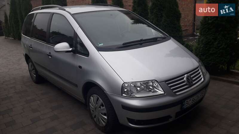Минивэн Volkswagen Sharan 2009 в Сокале