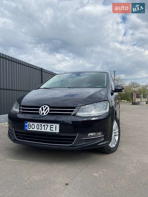 Минивэн Volkswagen Sharan 2011 в Дубно
