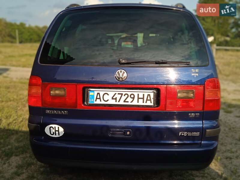 Минивэн Volkswagen Sharan 2002 в Старой Выжевке