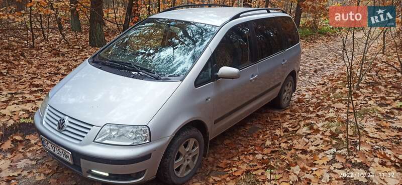 Універсал Volkswagen Sharan 2000 в Рівному