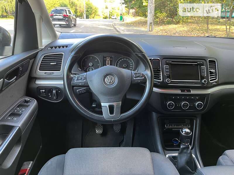 Минивэн Volkswagen Sharan 2013 в Киеве фото 5 Минивэн Volkswagen Sharan 2013 в Киеве