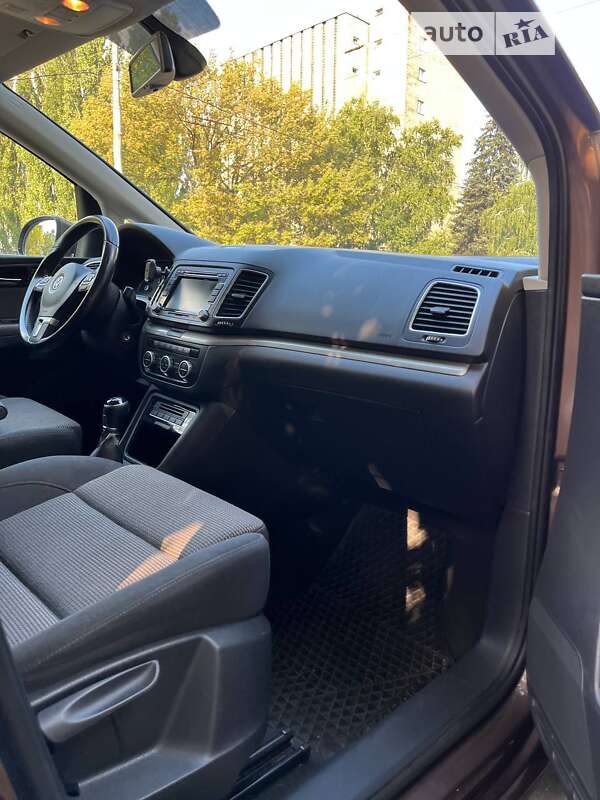 Минивэн Volkswagen Sharan 2013 в Киеве фото 10 Минивэн Volkswagen Sharan 2013 в Киеве