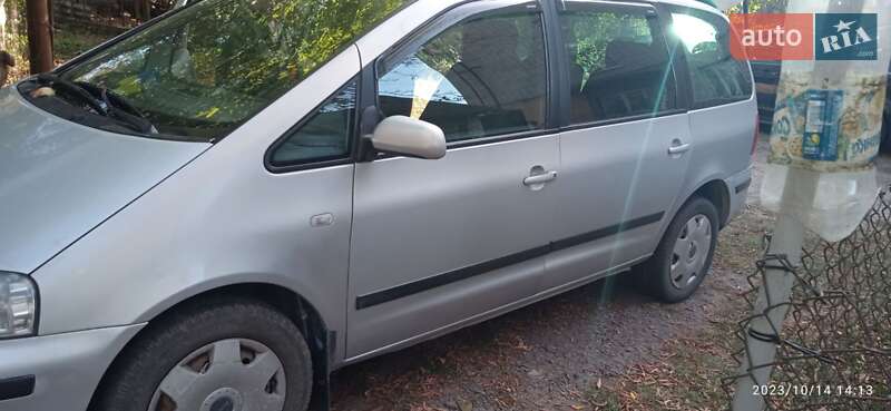 Минивэн Volkswagen Sharan 2001 в Хмельницком