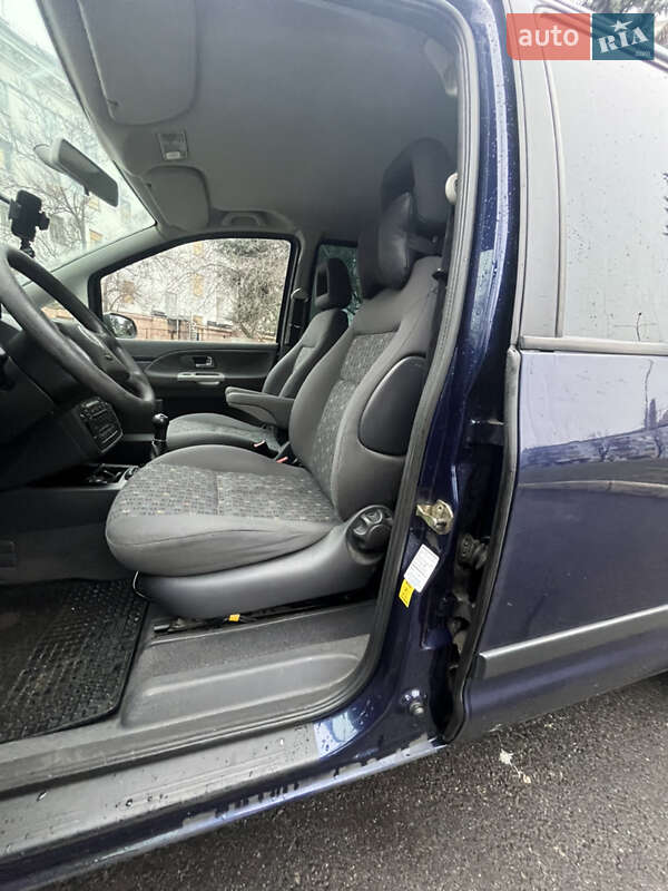 Мінівен Volkswagen Sharan 2003 в Краматорську