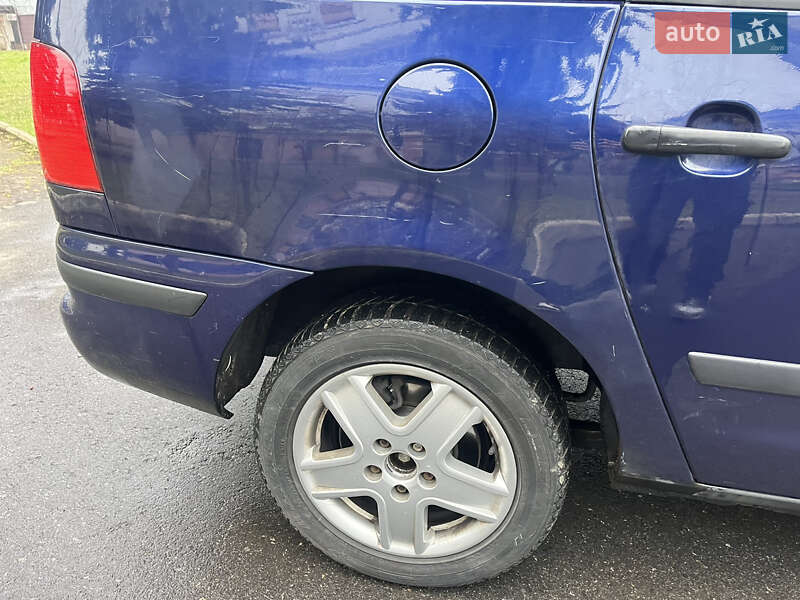 Мінівен Volkswagen Sharan 2003 в Краматорську