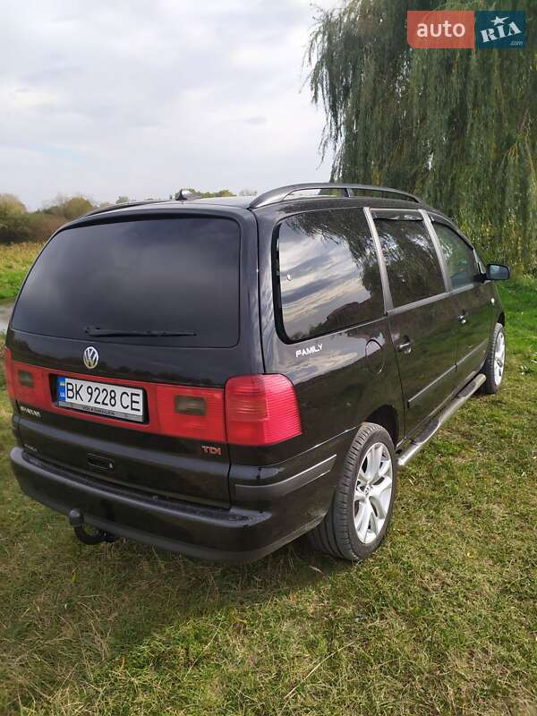 Минивэн Volkswagen Sharan 2003 в Дубно