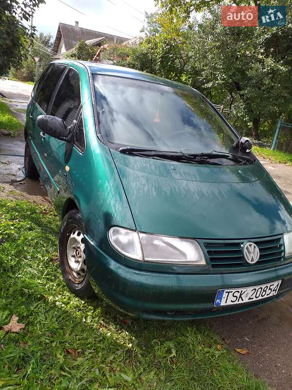 Минивэн Volkswagen Sharan 1997 в 