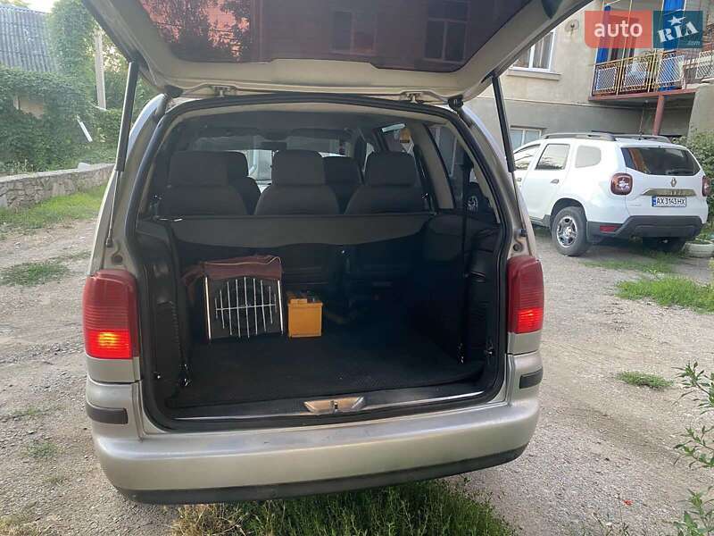 Минивэн Volkswagen Sharan 2000 в Могилев-Подольске